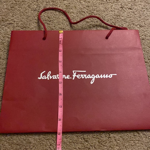 Ferragamo paper bag - Picture 4 of 5